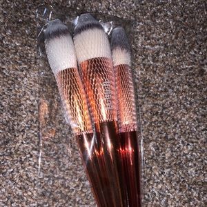 Alamar Cosmetics - Brushes (3)